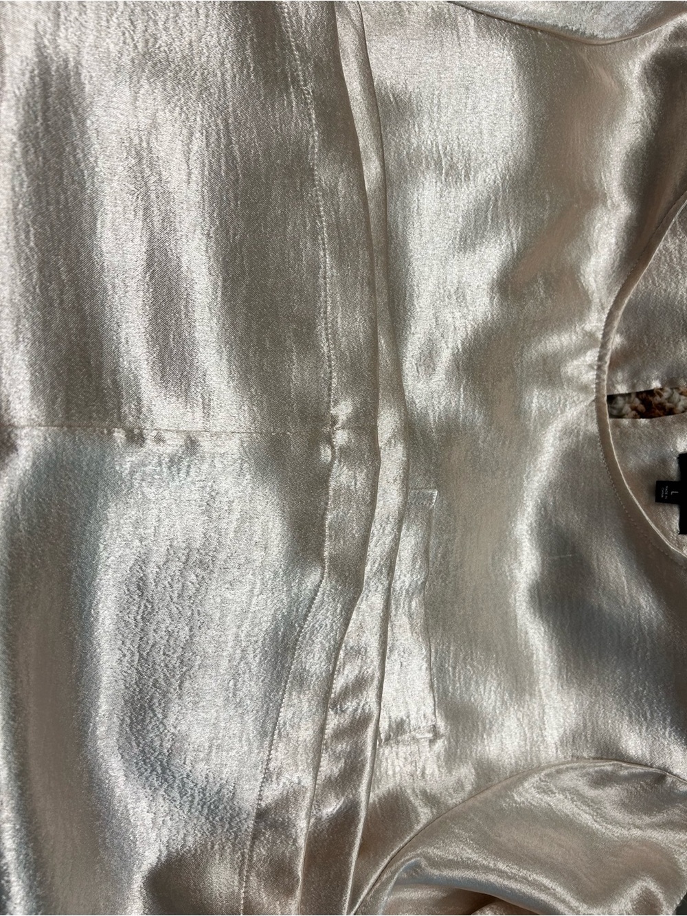 Who What Wear Champagne Satin Blouse Size L Short Sleeve Pocket Top - Picture 7 of 13